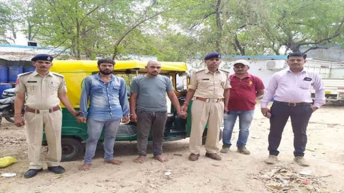 Robbery in Auto
