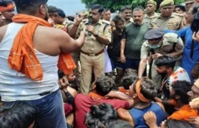 Meerut Guy Spit On Kanwar