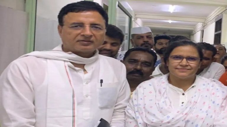 congress supporter abuses nupur