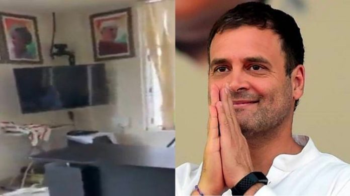 રાહુલ ગાંધીની ઓફિસમાં મહાત્મા ગાંધીની તસ્વીર ફાડી નંખાઈ