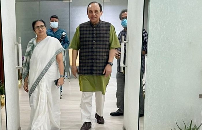 સુબ્રમણ્યમ સ્વામી મમતા બેનર્જીને મળ્યા