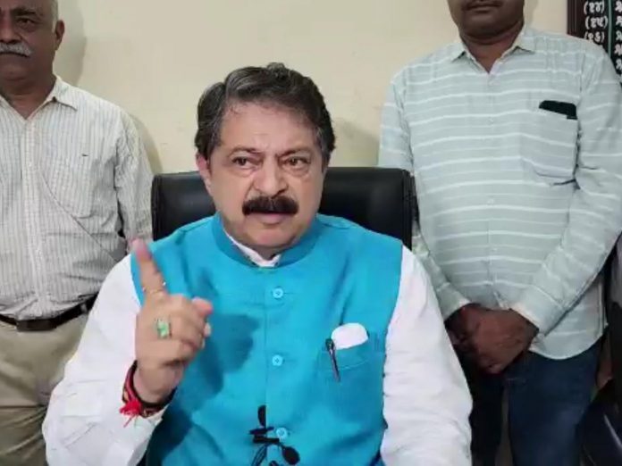 Gujarat Revenue Minister