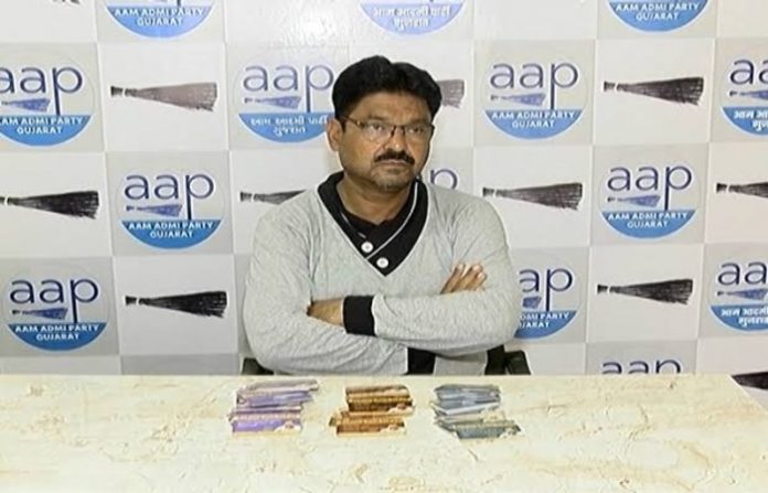 આપ નેતા સાકીર શેખ