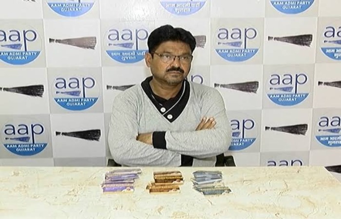 આપ નેતા સાકીર શેખ