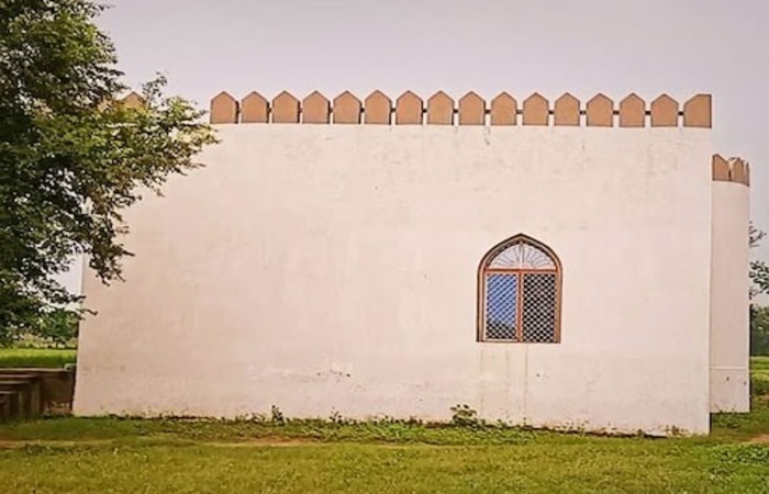 અલીગઢ મસ્જીદ વેચી