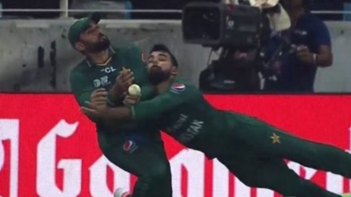 Catch dropped by pakistan