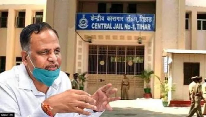 VIP treatment to Kejriwal's minister in jail