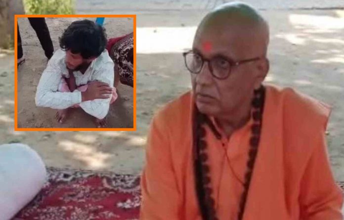 આસ મહોમ્મદ મંદિરમાં ઘુસ્યો