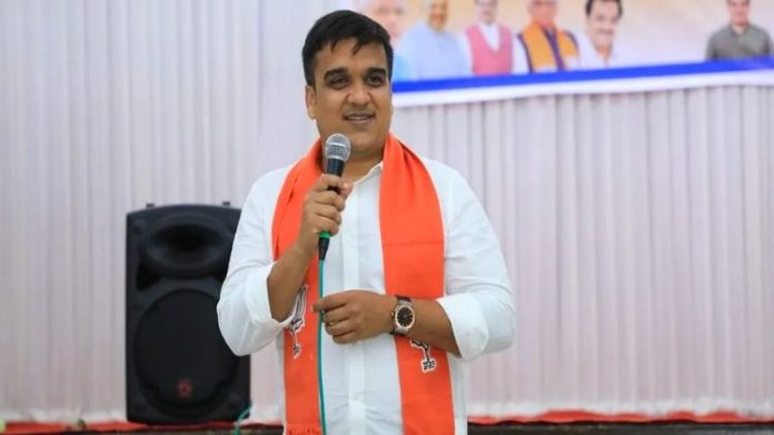 ગૃહમંત્રી હર્ષ સંઘવી