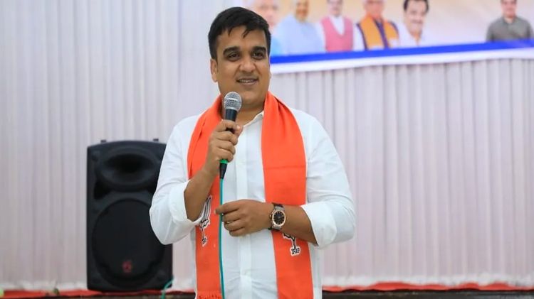 ગૃહમંત્રી હર્ષ સંઘવી