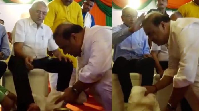 હિમંત બિસ્વ સરમાએ કાર્યકર્તાઓના પગ ધોયા