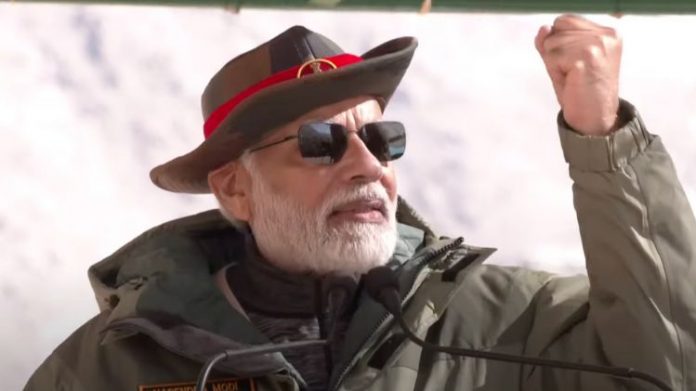 પીએમ મોદી કારગિલમાં