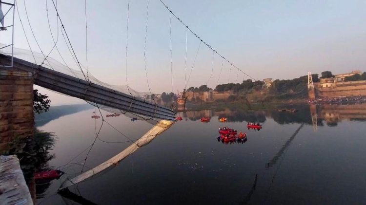 મોરબીમાં બ્રિજ તૂટ્યો
