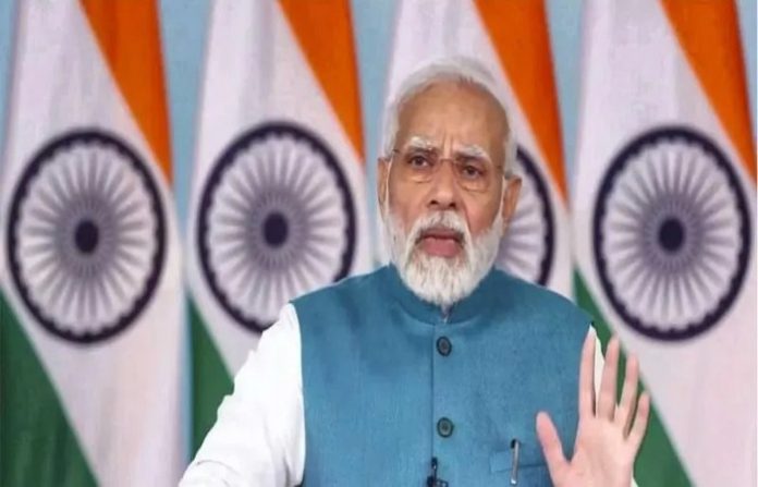પીએમ મોદીએ કલમવાળા નક્સલવાદીઓને
