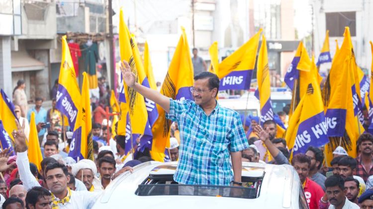 કેજરીવાલનો ગાંધીધામમાં રોડ શૉ