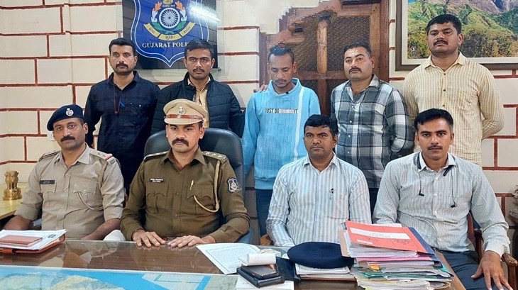 The girl from Junagadh ran away to Rae Bareli