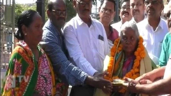 મહિલા ભિખારીએ મંદિરમાં કર્યું 1 લાખનું દાન