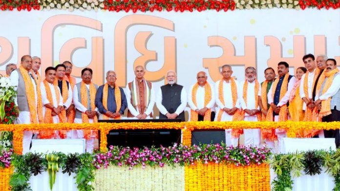 મંત્રીઓને ખાતાં