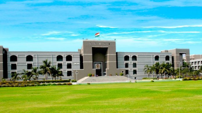 હાઇકોર્ટ ધાર્મિક મજહબી બાંધકામો