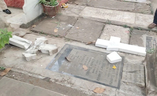 Dawood Ansari made a todd-bloom in the church cemetery