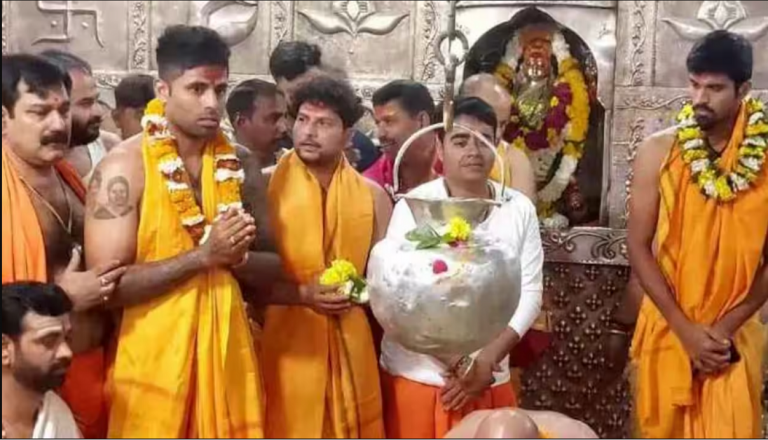 મહાકાલના દર્શને સ્કાય