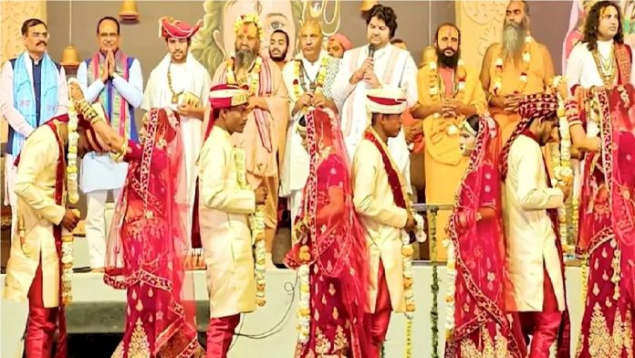 બાઘેશ્વર ધામ ખાતે