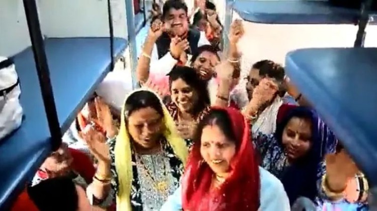મુસ્લિમ પત્રકારે ભજન મુજરા