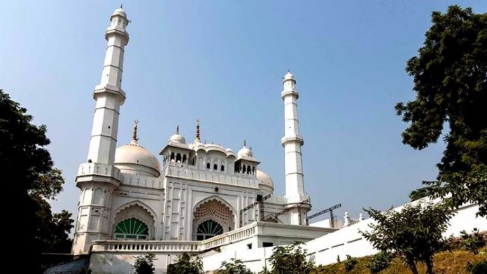 લખનૌમાં લક્ષ્મણ ટીલા મસ્જિદ