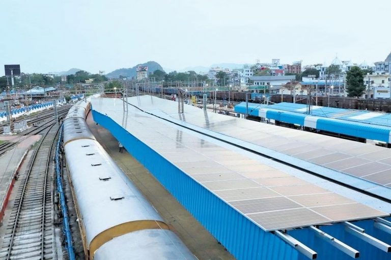 ભારતીય રેલ્વેનું 100% વિદ્યુતીકરણ