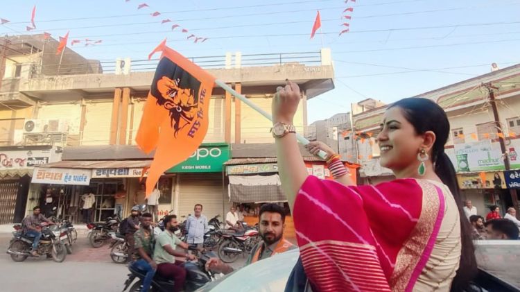 કાજલ હિંદુસ્તાની VHP