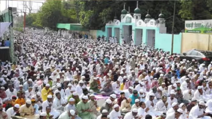 કાનપુરમાં રોડ પર નમાજ