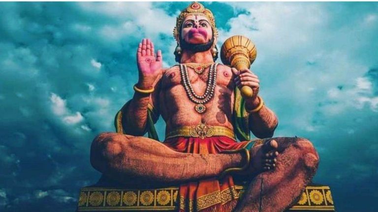 સોશિયલ મીડિયા પર ‘હનુમાન જયંતી કે જન્મોત્સવ’ એ અંગે ભક્તો જુદા-જુદા તર્ક કરી રહ્યા છે.