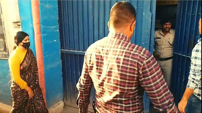 કાજલ હિન્દુસ્તાનીની ધરપકડનો વિરોધ