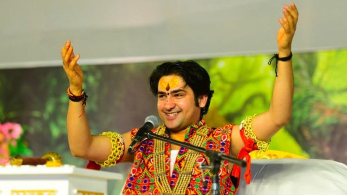 બાગેશ્વર સરકાર પાગલો