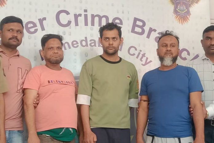 સિમ કાર્ડ સ્વેપિંગ કરતી ગેન્ગ ઝડપાઈ