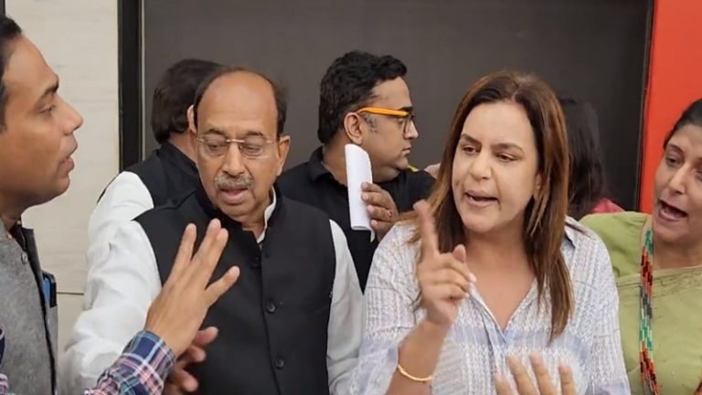 દિલ્હીમાં રખડતા શ્વાનોના સેમીનારમાં