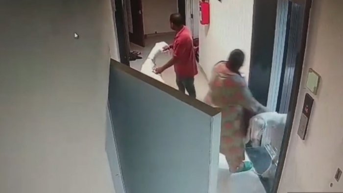 બકરીદ માટે મોહસીન ખાન મીરા રોડની સોસાયટીમાં બકરા લાવતા વિવાદ