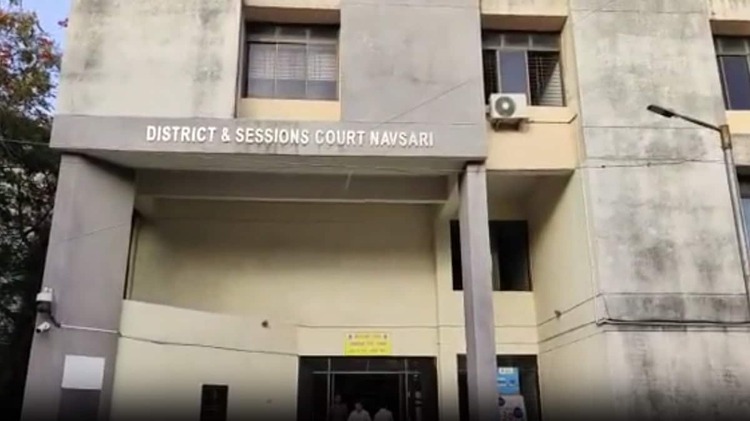 નવસારીની સગીરાને સદ્દામ હુસૈનને