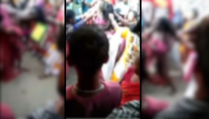 માલદામાં આદિવાસી મહિલાઓને નગ્ન