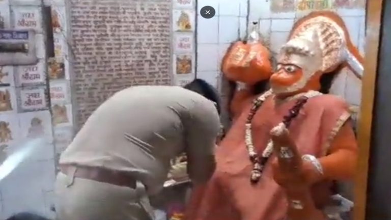 દિલ્હી પોલીસે હનુમાનજીને ડિમોલિશન