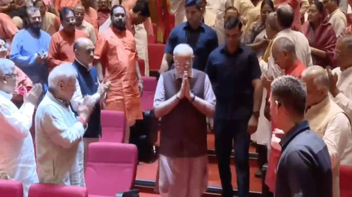 વડાપ્રધાન મોદીએ ગઠબંધન પ્રહારો