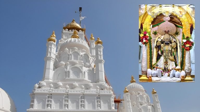 ડાકોરમાં VIP દર્શનના નિર્ણયને લઈને વિવાદ ઊભો થયો છે. ઘણા લોકો વિરોધ કરી રહ્યા છે ત કેટલાક લોકો સમર્થન કરી રહ્યા છે.