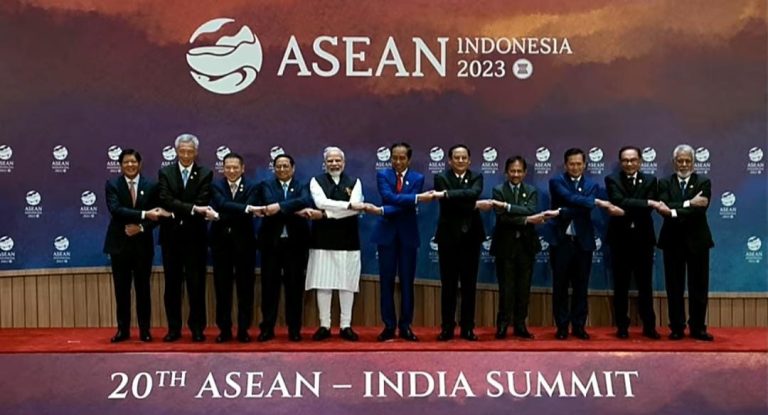 જકાર્તામાં ASEAN મોદીએ