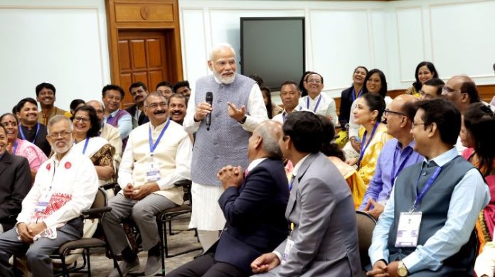 PM મોદીએ શિક્ષકો સંવાદ