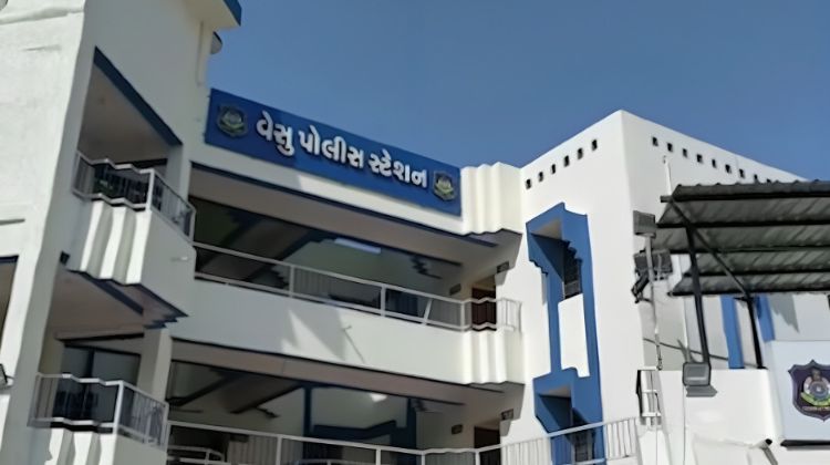 સુરતમાં મુસ્લિમ યુવક હિંદુ સગીરા અપહરણ વેસુ પોલીસે