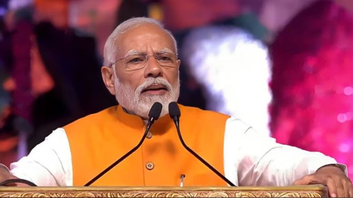 ઉત્તરકાશીની ટનલમાં શ્રમિકો PM નરેન્દ્ર મોદીએ પ્રાર્થના
