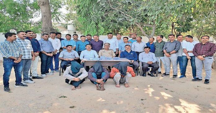 મહેસાણાના જોટાણા ગામે લૂંટનો
