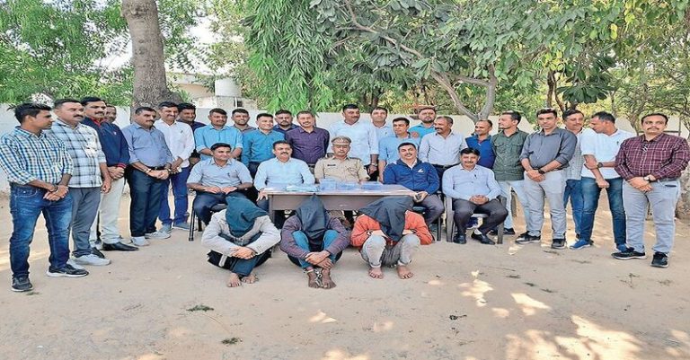 મહેસાણાના જોટાણા ગામે લૂંટનો