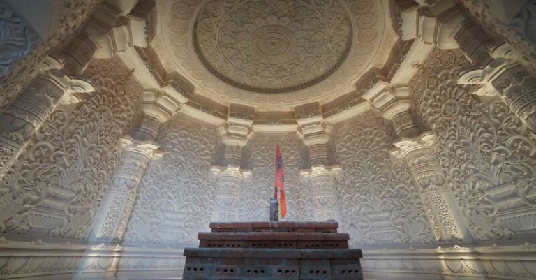 અયોધ્યાના રામમંદિરના ગર્ભગૃહના ફોટા