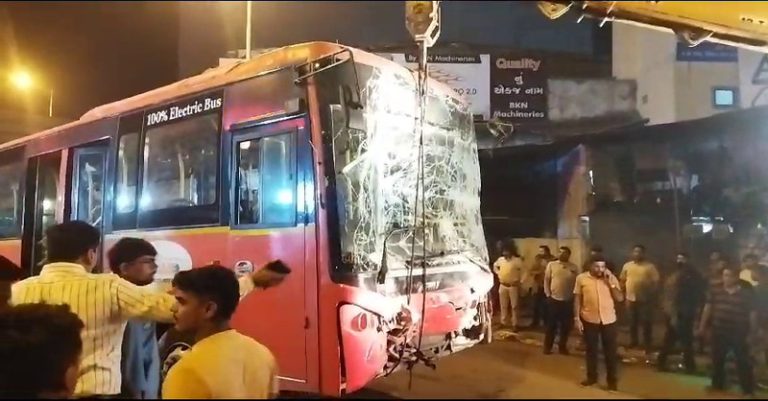 સુરતમાં BRTS બસે અકસ્માત